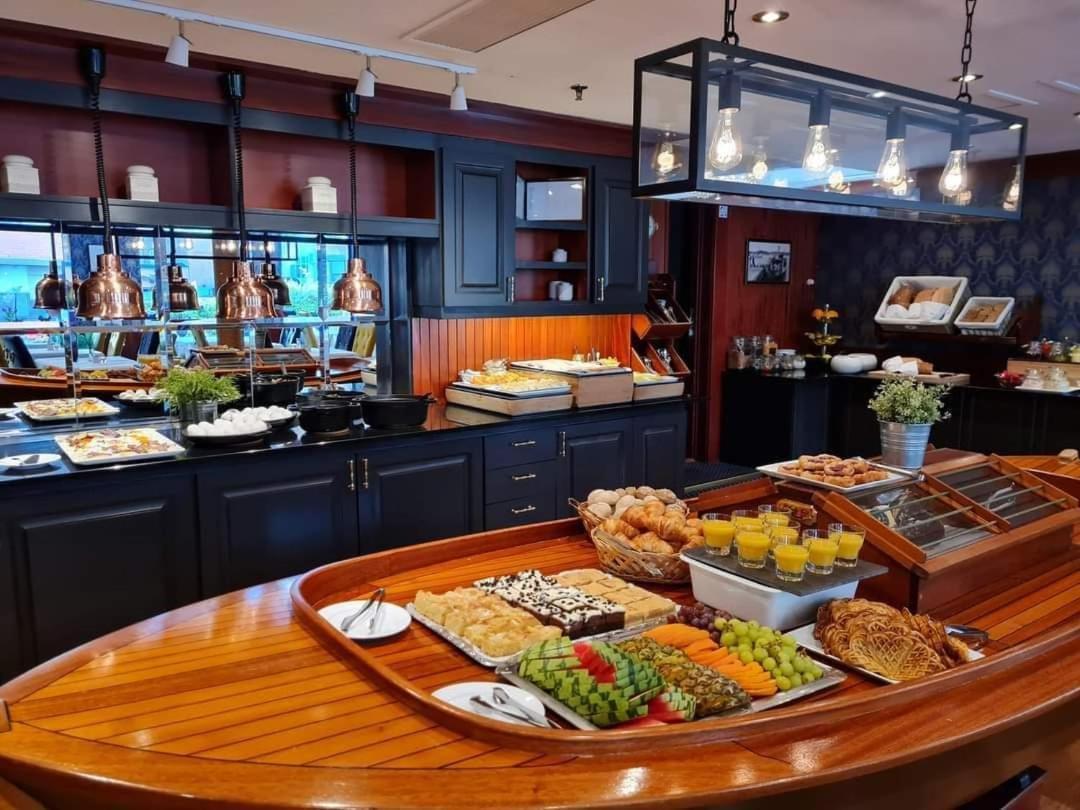 Grand Hotel Arendal - Unike Hoteller Extérieur photo