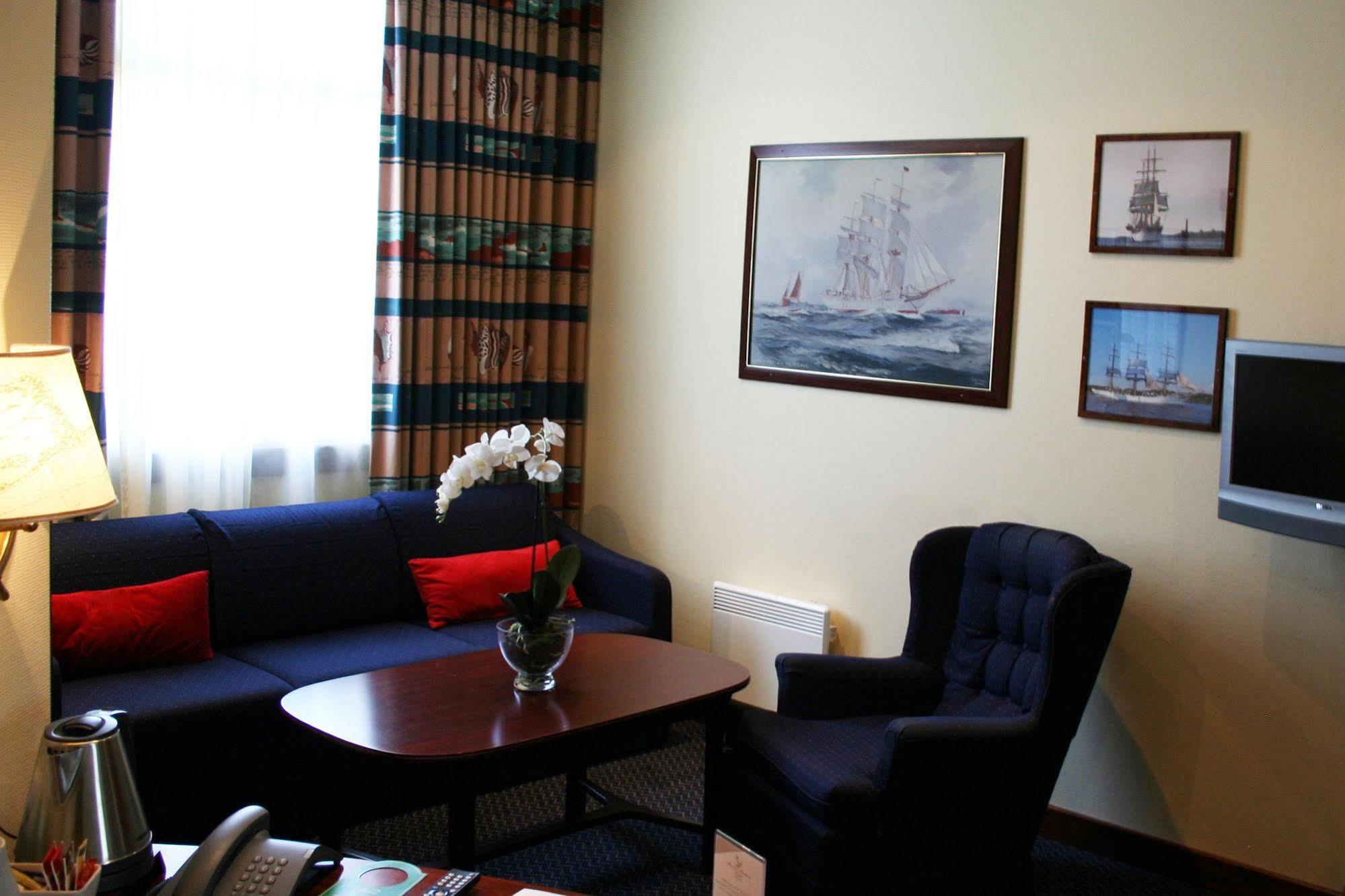 Grand Hotel Arendal - Unike Hoteller Extérieur photo