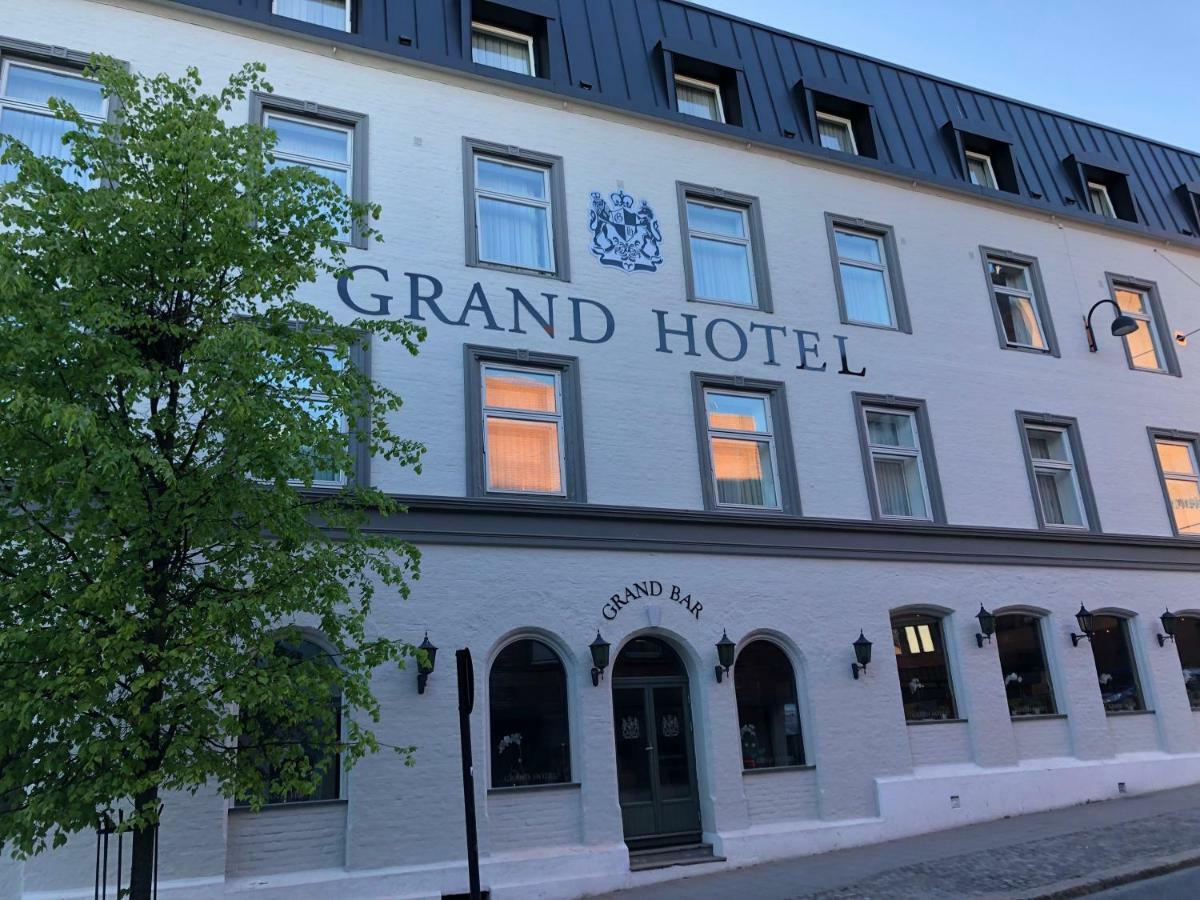 Grand Hotel Arendal - Unike Hoteller Extérieur photo