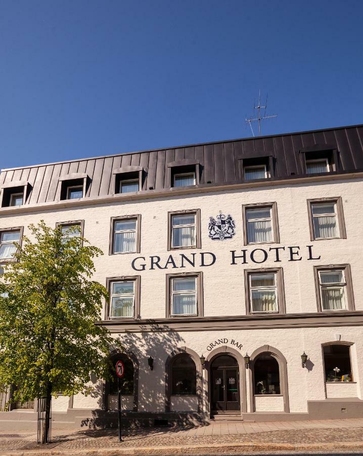Grand Hotel Arendal - Unike Hoteller Extérieur photo