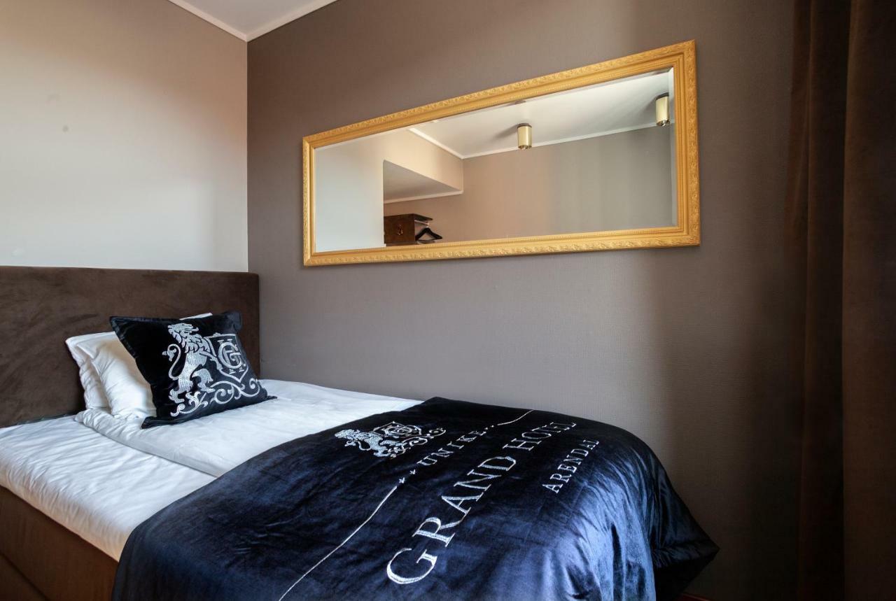 Grand Hotel Arendal - Unike Hoteller Extérieur photo