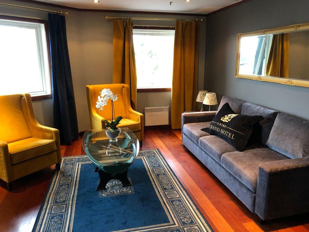 Grand Hotel Arendal - Unike Hoteller Extérieur photo